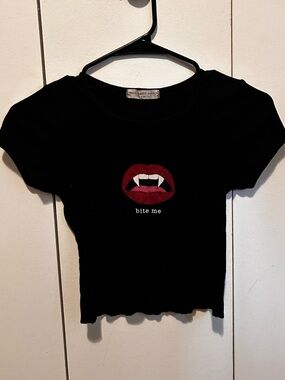 Bite me vampire lips black baby tee